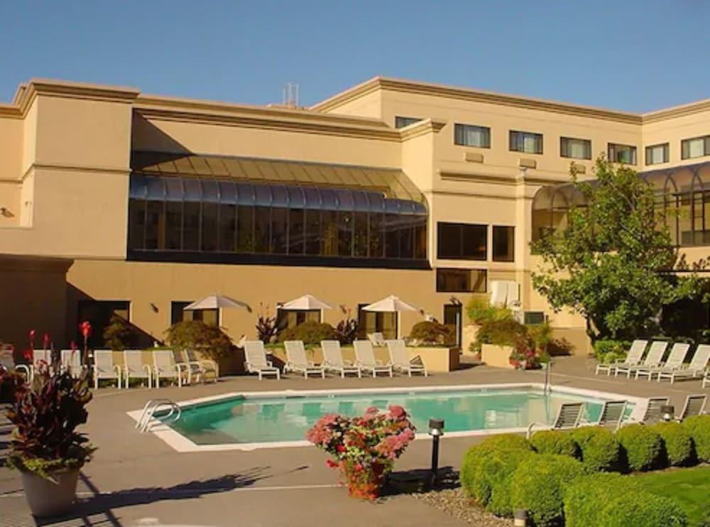 קלקאמאס Monarch Hotel & Conference Center מראה חיצוני תמונה