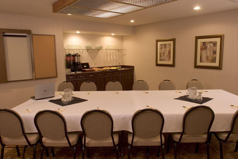 קלקאמאס Monarch Hotel & Conference Center מראה חיצוני תמונה