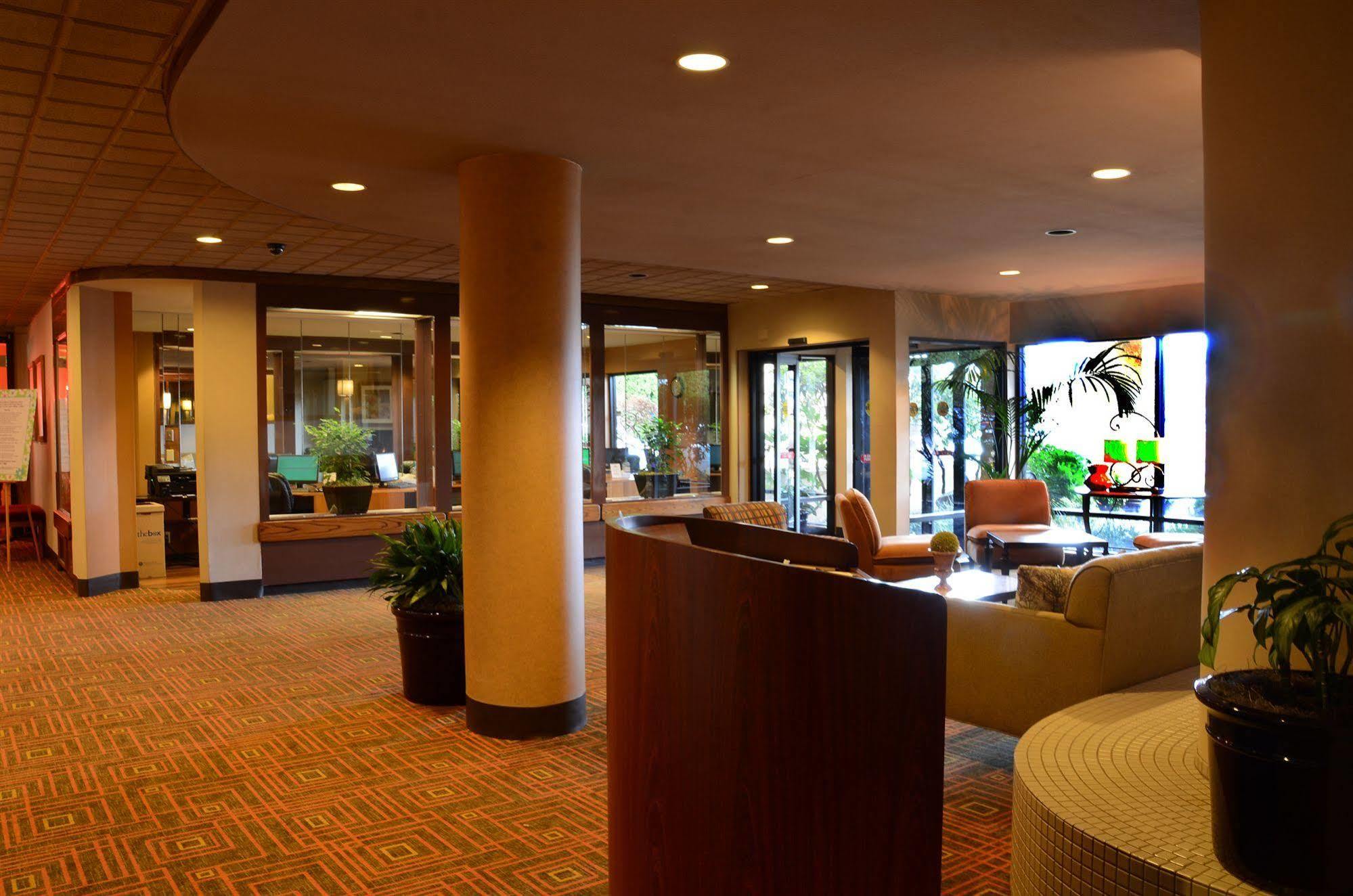 קלקאמאס Monarch Hotel & Conference Center מראה חיצוני תמונה