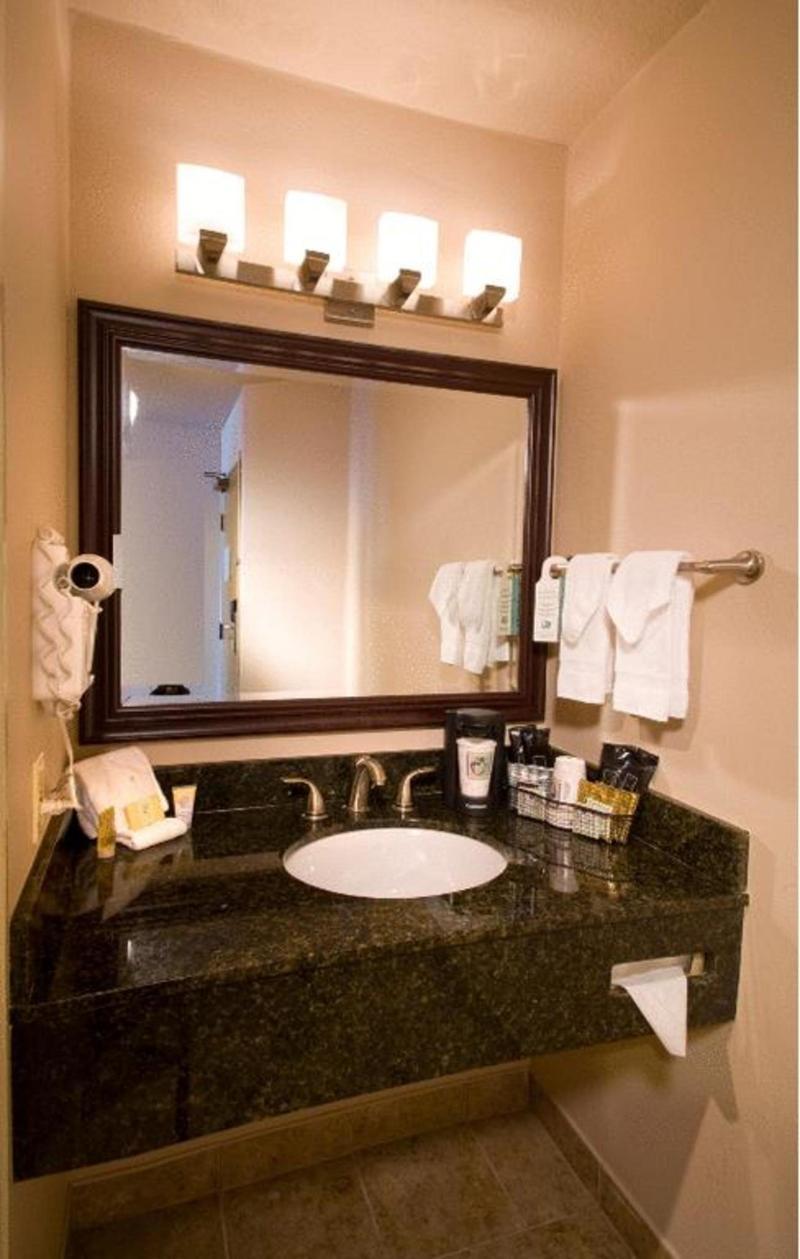 קלקאמאס Monarch Hotel & Conference Center מראה חיצוני תמונה